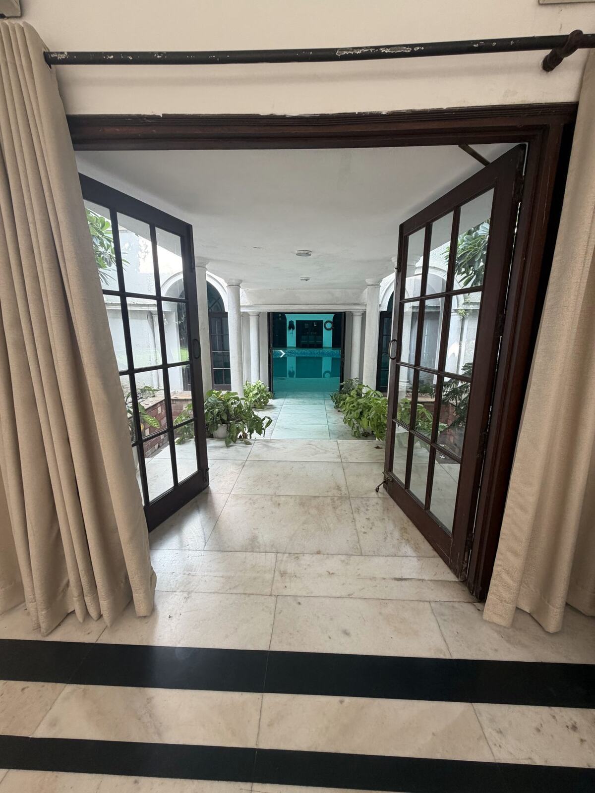 Indoor pool at House of Joy, photo 5