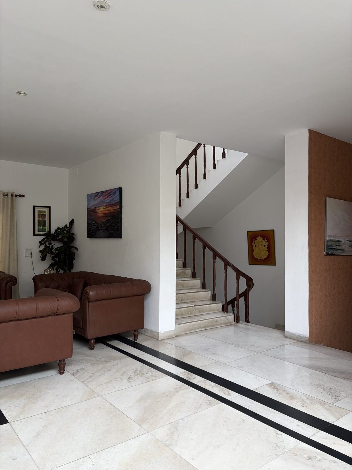 Game room at House of Joy, photo 5